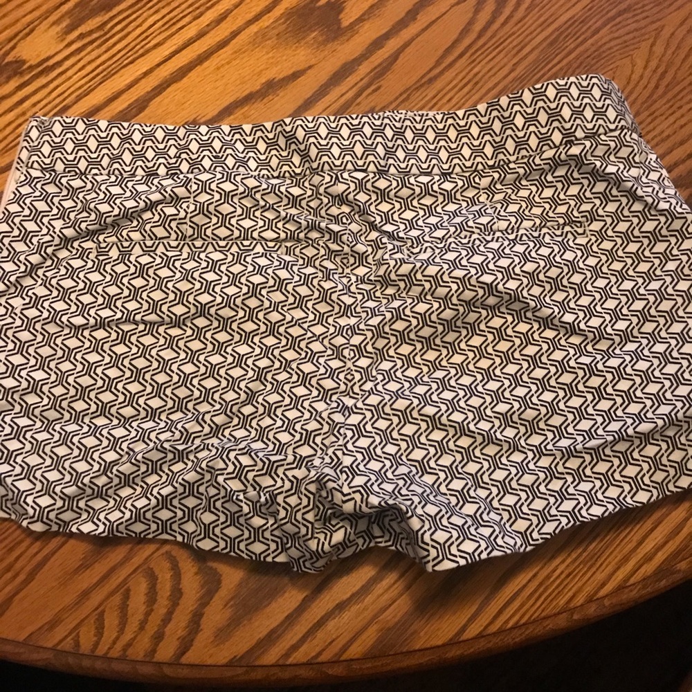 Express pattern shorts - Picture 3 of 4